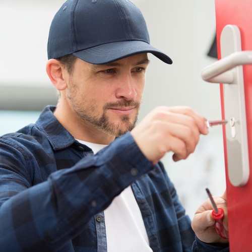 Fast car locksmith services in Charleston, providing emergency lockout assistance and key replacements